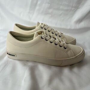 Women's Size 9 White Tennis Style SeaVees Gallery Sneaker Leather Laces New